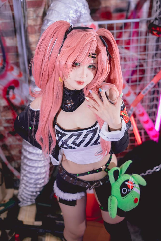 Pyon Lay - Nicole Demara 52P195MB 1 (48).jpg